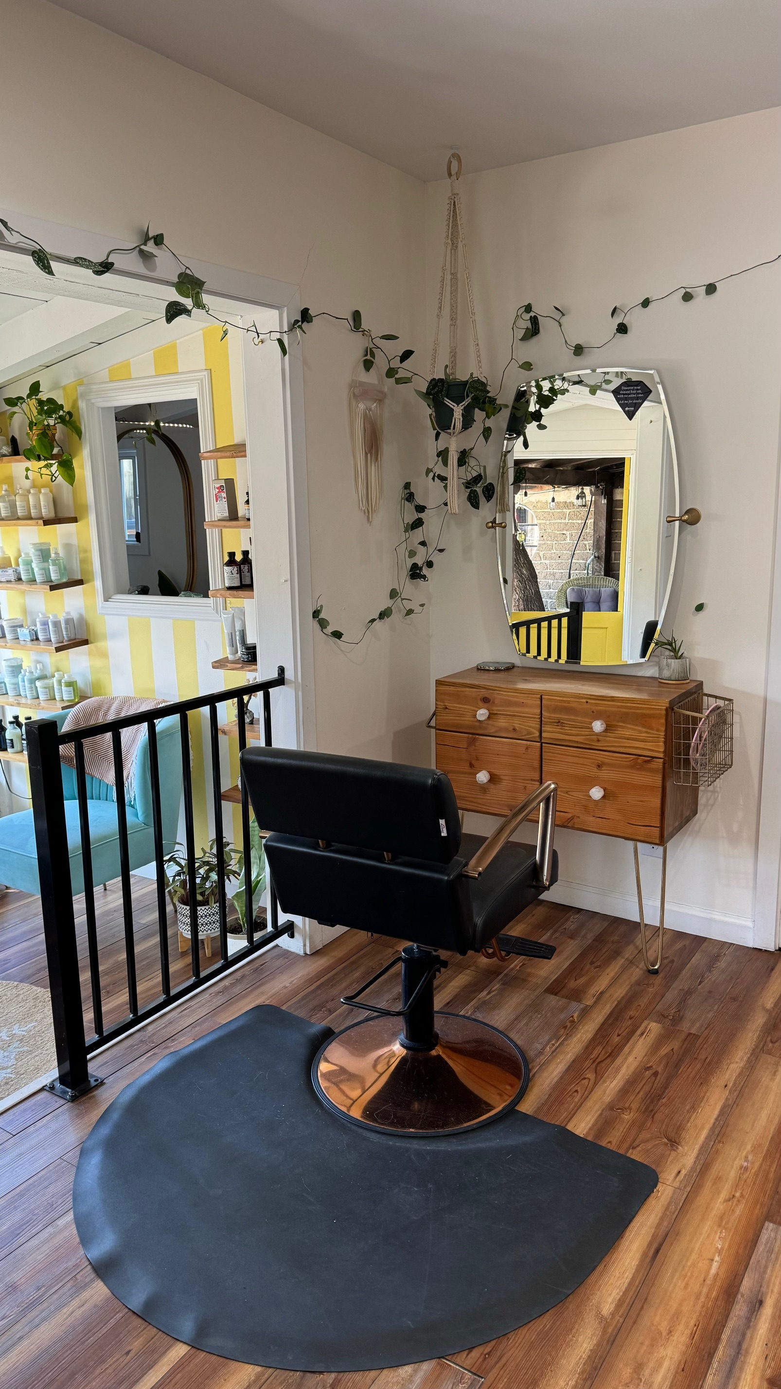 Leslie — The Parlor Boutique Salon